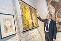 Nach fünf Jahren Sanierung eröffnet das Museum Karlstadt:&nbsp; Jürgen Lenssen führt durch die Abteilung 'Zeitbrüche'.&nbsp; Viele Werke hat er aus seiner privaten Sammlung zur Verfügung gestellt.
