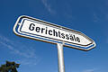 Gericht       -  Symbolbild: Ein Schild mit der Aufschrift 'Gerichtssäle'