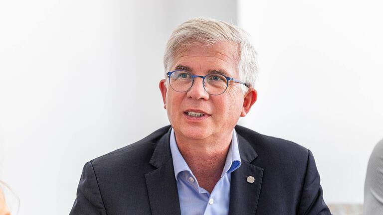 Liegt im Ranking der Politiker, die am konsequentesten Bürgerfragen beantworten, ganz weit vorn: Andrew Ullmann, gesundheitspolitischer Sprecher der FDP-Bundestagsfraktion. Liegt im Ranking der Politiker, die am konsequentesten Bürgerfragen beantworten, ganz weit vorn: Andrew Ullmann, gesundheitspolitischer Sprecher der FDP-Bundestagsfraktion.