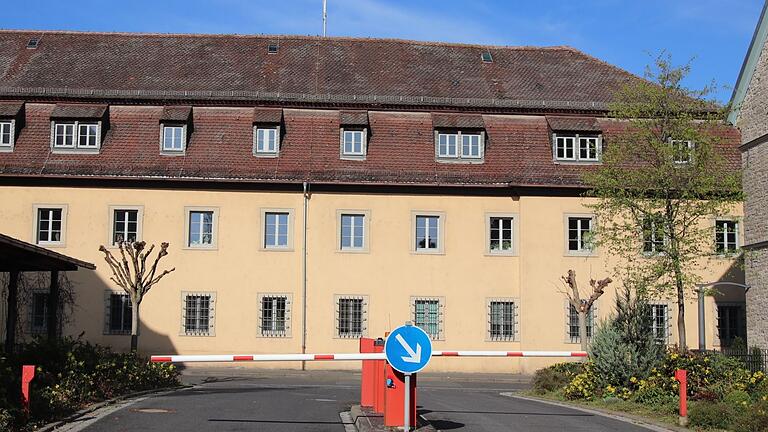 Die Polizeiinspektion in der Landwehrstraße: Das Dienstgebäude entspricht schon lange nicht mehr den Erfordernissen der Zeit.