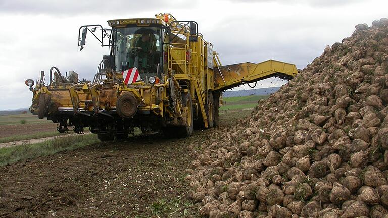 Das dritte Jahr in Folge fuhren heuer die Landwirte in derRegion eine unterdurchschnittliche Ernte ein. Die Aufnahmeentstand in der Gemarkung &quot;Flachsländer&quot; zwischen Aubstadt und Höchheim.