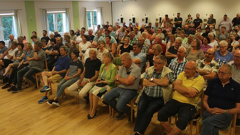 Gut besucht war die Prichsenstädter Bürgerversammlung im Schützenhaus. Hauptthema war die Altstadt.