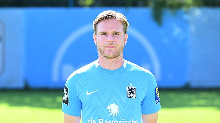 Fototermin beim TSV 1860 München       -  Kunstschütze für 1860 München in Bielefeld: Thore Jacobsen.