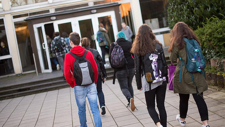 Gleitzeit am Gymnasium in Alsdorf       -  Am Gymnasium in Alsdorf erscheinen die Schüler zum Unterricht, wenn sie ausgeschlafen haben. Foto: Marius Becker