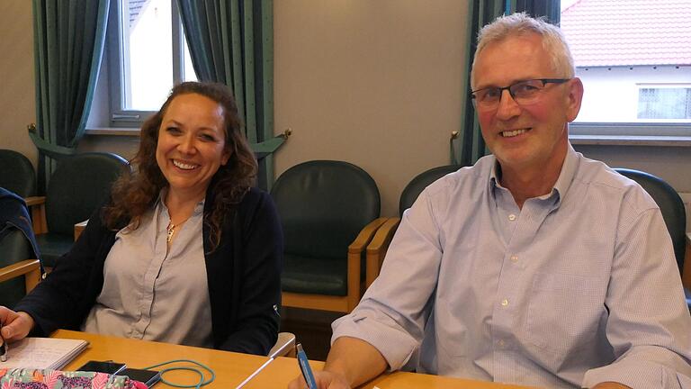 Daniela Lang und Wolfgang Thein haben ihren Sitzplatz im Gemeinderat direkt nebeneinander. Beide traten auch zur Wahl des zweiten Bürgermeisters an, wobei Wolfgang Thein nach einer Stimmengleichheit seine Kandidatur zurück zog.