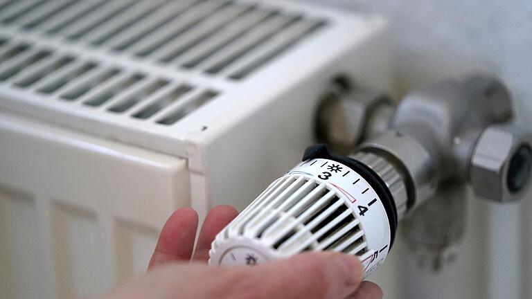 Heizung - Gaspreisbremse: Trotz steigender Energiepreise sollen Bürger auch im Jahr 2023 günstig heizen können. Heizung - Gaspreisbremse: Trotz steigender Energiepreise sollen Bürger auch im Jahr 2023 günstig heizen können.