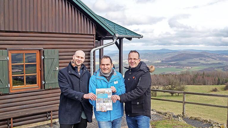 Unser Foto zeigt (von links) Johannes Metz (Rhön GmbH), Christoph Gösel (Thüringer Tourismus GmbH) und Martin Henkel (Rhönforum e.V.).       -  Unser Foto zeigt (von links) Johannes Metz (Rhön GmbH), Christoph Gösel (Thüringer Tourismus GmbH) und Martin Henkel (Rhönforum e.V.).