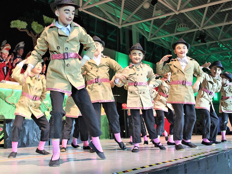 In geheimer Mission waren die die Kinder der &quot;Pumuckls&quot; auf der Bühne bei der Kokage in Wiesentheid.