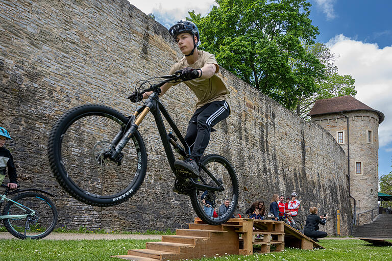 Auch für die jüngeren Teilnehmerinnen und Teilnehmer der Bike Days war etwas geboten. Beim Schnuppertraining konnten Jugendliche wie Justin Kömm an ihrer Fahrweise feilen. Auch für die jüngeren Teilnehmerinnen und Teilnehmer der Bike Days war etwas geboten. Beim Schnuppertraining konnten Jugendliche wie Justin Kömm an ihrer Fahrweise feilen.