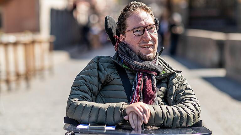 Der Vorsitzende des Behindertenbeirats, Julian Wendel, vertritt bezüglich des Wegfalls des Behindertenrabatts eine klare Meinung.&nbsp; &nbsp;