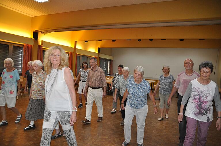 Sich bewegen und Spaß haben, das ist gegeben beim Tanzkreis 'The Old Figure Dance Group' in Schonungen