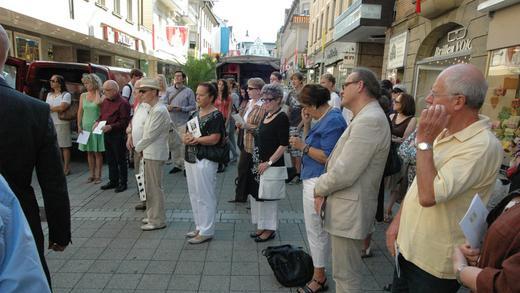 Stolpersteine       -  Zum vierten Mal verlegte Gunter Demnig jetzt Stolpersteine in Bad Kissingen.
