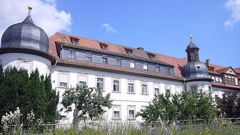Das Schloss Eichelsdorf, das lange Jahre als Kloster diente, stand im Mittelpunkt beim Erzählcafé in Hofheim. Das Schloss Eichelsdorf, das lange Jahre als Kloster diente, stand im Mittelpunkt beim Erzählcafé in Hofheim.