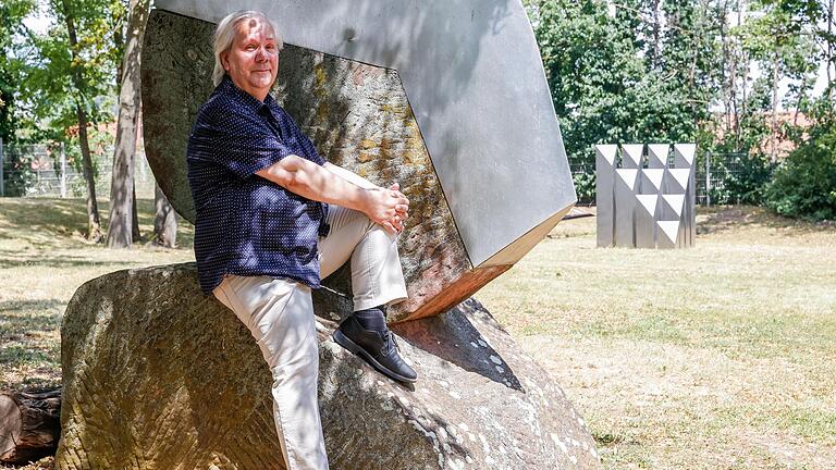 Burkard Schmidl kommt zurück auf die Skulpturenwiese. Diesmal mit einem Solokonzert. Burkard Schmidl kommt zurück auf die Skulpturenwiese. Diesmal mit einem Solokonzert.