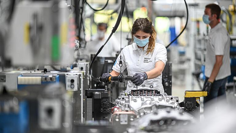 Bis zu 15 000 Jobs will der Autozulieferer ZF bis 2025 weltweit streichen, um die Folgen der Corona-Krise zu bewältigen.