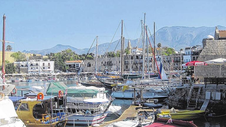 (huGO-ID: 28233293) Nordzypern, Hafen von Girne/Kyrenea FOTO Jürgen Höpfl