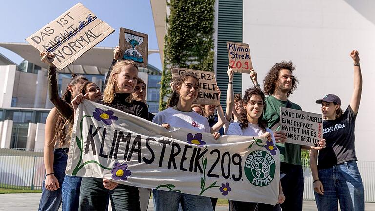 Fridays for Future       -  Wollen am Freitag in mehr als 100 Orten auf die Straße gehen: Klimaschützer von Fridays for Future.