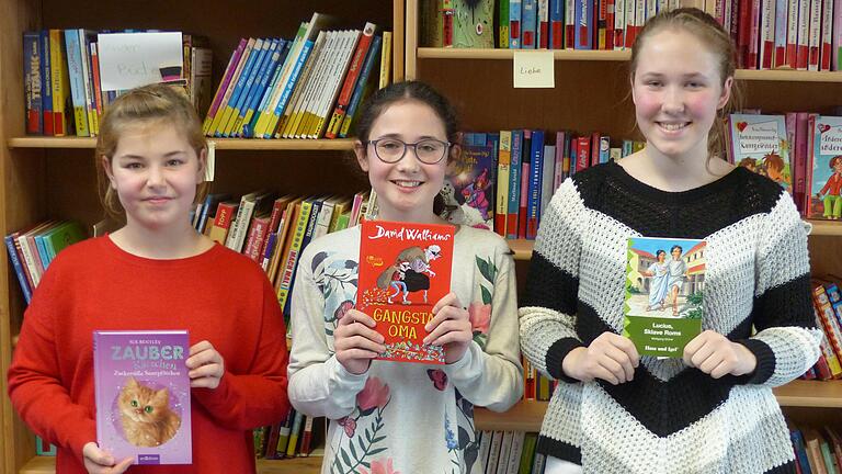 Haben am Lesewettbewerb der Mittelschule Gemünden teilgenommen (von links): Darleen Weiglein, Siegerin Valentina Lauro und Jasmin Hensel. Haben am Lesewettbewerb der Mittelschule Gemünden teilgenommen (von links): Darleen Weiglein, Siegerin Valentina Lauro und Jasmin Hensel.