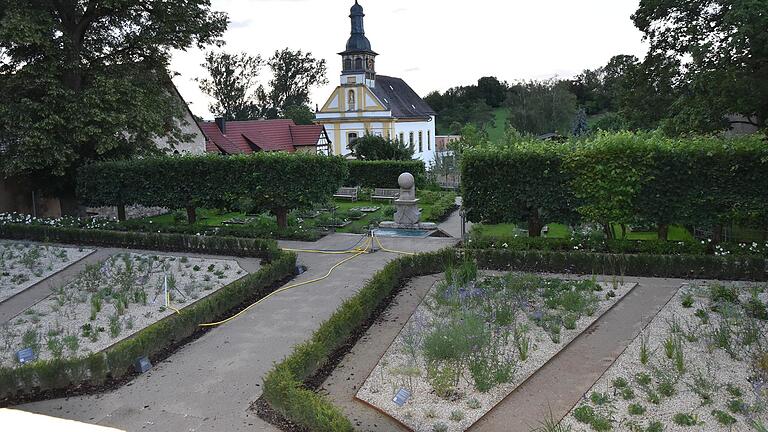 Mit einem Schlossparkfest werden am Sonntag, 27. August, der umgestaltete Schlosspark Oberschwappach und die dazugehörigen Terrassengärten (im Bild)  offiziell eröffnet.