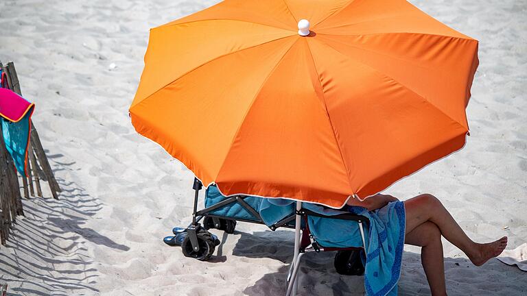 Für die Sommerferien 2022 werden Ziele mit kürzerer Flugstrecke am stärksten nachgefragt, etwa die griechischen Inseln, die Balearen oder Madeira. Für die Sommerferien 2022 werden Ziele mit kürzerer Flugstrecke am stärksten nachgefragt, etwa die griechischen Inseln, die Balearen oder Madeira.