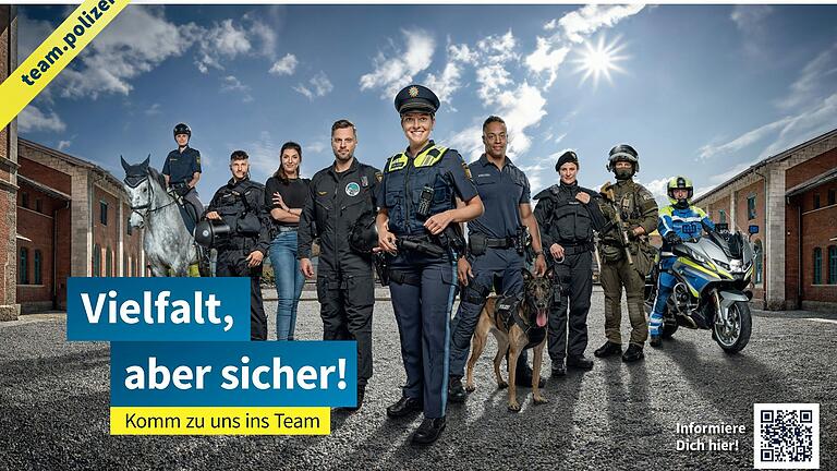Leandra Podrazil, Polizistin in Karlstadt, ist das zentrale Gesicht der Nachwuchskampagne der bayerischen Polizei. Auf dem Foto ist sie ganz vorne zu sehen. Leandra Podrazil, Polizistin in Karlstadt, ist das zentrale Gesicht der Nachwuchskampagne der bayerischen Polizei. Auf dem Foto ist sie ganz vorne zu sehen.