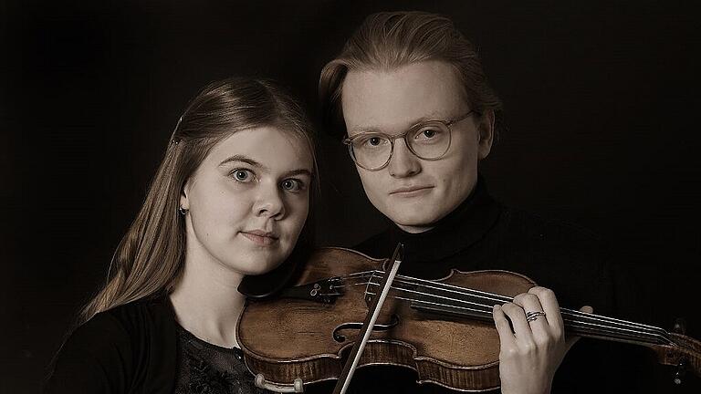 Marie Koonert (Violine) und Philipp Hubert (Klavier) stellen die Romantik beim Studierenden-Konzert der Hochschule für Musik (HfM) Würzburg in den Mittelpunkt.