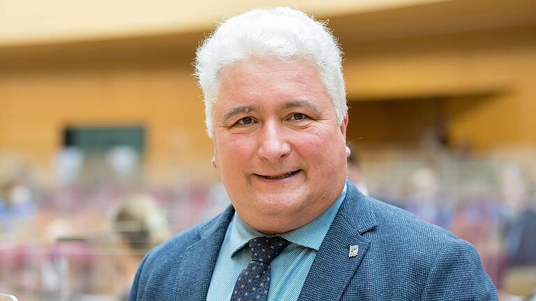 Der Anfang vom Ende: Im Februar 2022 hat Christian Klingen den Austritt aus Fraktion und Partei der AfD erklärt. Das Foto zeigt ihn im Landtag in München. Der Anfang vom Ende: Im Februar 2022 hat Christian Klingen den Austritt aus Fraktion und Partei der AfD erklärt. Das Foto zeigt ihn im Landtag in München.