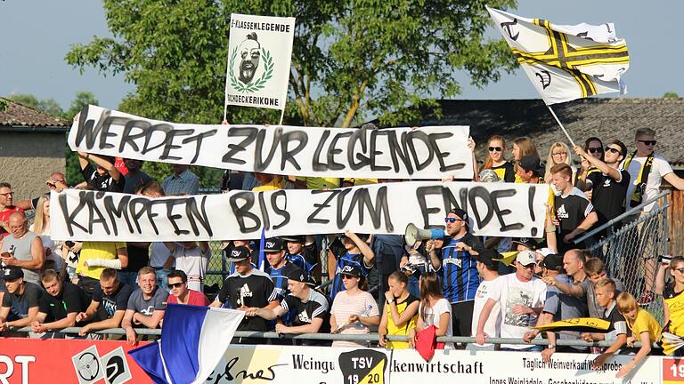 So ging alles los: die Fans des TSV Ettleben/Werneck 2017 bei einem Relegationsspiel in Bergrheinfeld. So ging alles los: die Fans des TSV Ettleben/Werneck 2017 bei einem Relegationsspiel in Bergrheinfeld. 