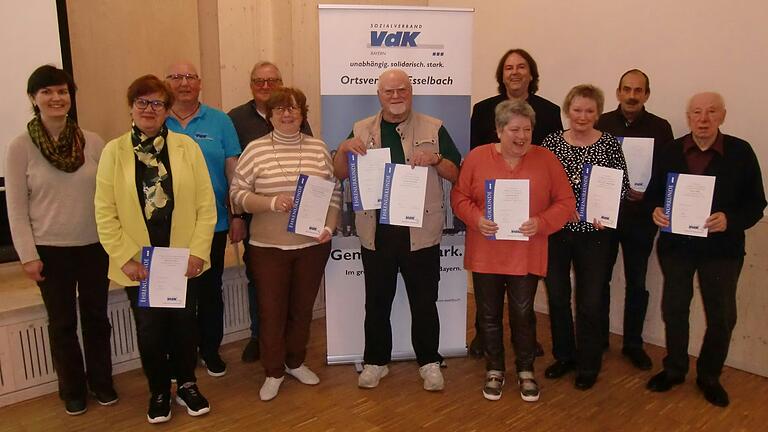 Auf dem Foto (von links): Kreisvorsitzende Diana Müller, Vertreterin der Frauen Gertrud Franz, Vorsitzender Detlef Havestadt, Günter Roßberg, 2. Vorsitzende Renate Havestadt, Axel Mayer, Bürgermeister Richard Roos, Gerlinde Väth, Christiane Hallerberg, Josef Behl, Hugo Heim.