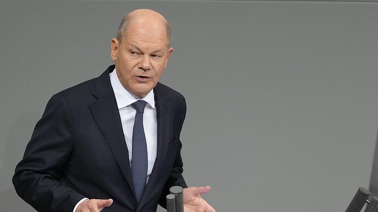 Bundestag - Vertrauensfrage       -  Die Union will nächste Woche Anträge zur Migrationspolitik in den Bundestag einbringen. Der Kanzler kontert das mit einer Ankündigung.