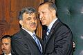 Die Zeiten ändern sich: 2007 waren Abdullah Gül (links) und Recep Tayyip Erdogan (rechts) noch enge Weggefährten. Heute fühlt sich der scheidende türkische Präsident Gül von seinem Nachfolger und Parteifreund Erdogan ausgebootet.