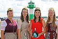 Ausflug an die Ostsee nach Travemünde. Dort präsentierte Carolin Meyer (Dritte von links) den Frankenwein bei einem kulinarischen Menü, zusammen mit weiteren Weinhoheiten.