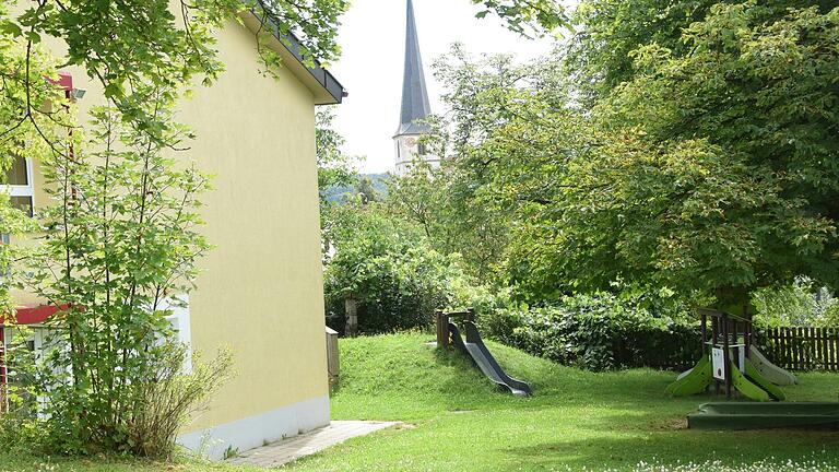 Durch einen Anbau an das bestehende Gebäude soll mehr Platz für Hortkinder entstehen.