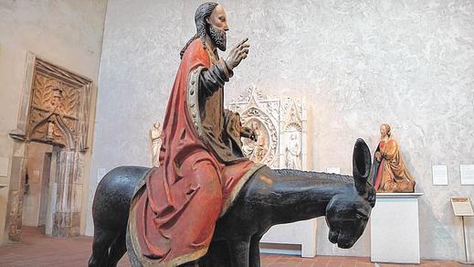 Von Mellrichstadt nach New York: Dieser kunstvoll aus Lindenholz gefertigte Palmesel steht momentan im Metropolitan Museum of Art in New York. Doch sein Ursprungsort ist wahrscheinlich Mellrichstadt. Von Mellrichstadt nach New York: Dieser kunstvoll aus Lindenholz gefertigte Palmesel steht momentan im Metropolitan Museum of Art in New York. Doch sein Ursprungsort ist wahrscheinlich Mellrichstadt.