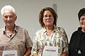 Im Bild von links: 2. Vorsitzender Erich Mölter, 1. Vorsitzende Elke Back und Sängergruppenvorsitzende Andrea Suckfüll.