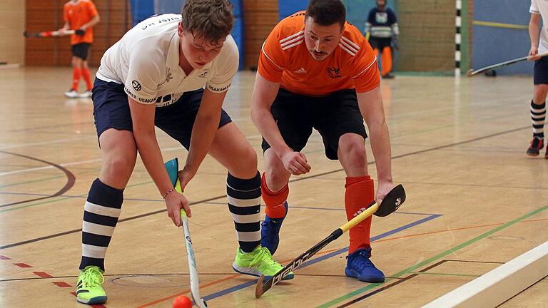 Der Schweinfurter Julian Walz (rechts) ist mit 47 Saisontreffern Top-Scorer der Verbandsliga 1. Der Schweinfurter Julian Walz (rechts) ist mit 47 Saisontreffern Top-Scorer der Verbandsliga 1.