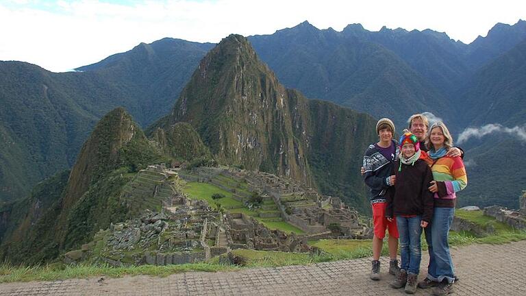Mystik des Machu Picchu: Familie Wolz aus Madenhausen reiste ein Jahr lang durch Südamerika. Mystik des Machu Picchu: Familie Wolz aus Madenhausen reiste ein Jahr lang durch Südamerika.