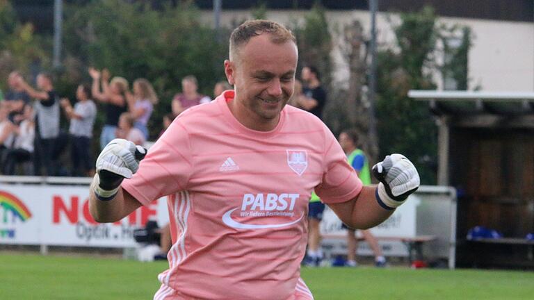 Durfte sich erneut freuen: Gochsheims Keeper Irnes Husic hielt gegen Haibach einen Strafstoß.