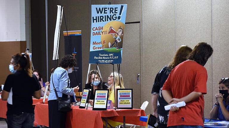 Jobmesse in den USA.jpeg       -  Auch Kinder sind in den USA als Arbeitskräfte gesucht. Ein lockerer Freizeit-Job als nützliche Vorbereitung auf das Leben – so stellen es die Kinderarbeit-Propagandisten gerne dar.