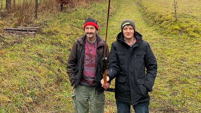 Warten auf Kälte und Schnee am Rothang: Thomas Fuß und sein Sohn Justin.