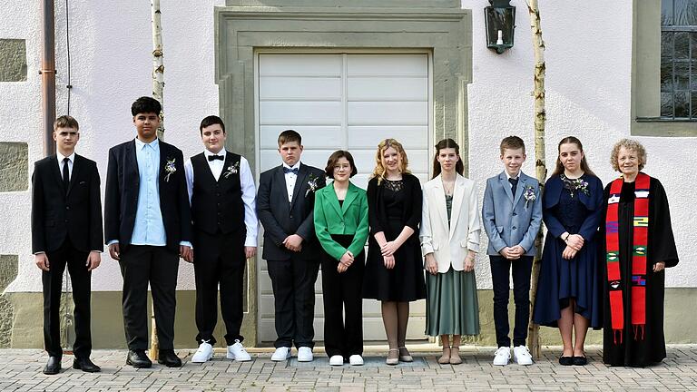 Elias Rossol, Tim Hlynosvskaa, Joel Kempel, Lino Ratz, o.a., Samantha Lindner, Mia Reugels, Phillip Reichert, Emma Wagner, Doris Otminghaus. Elias Rossol, Tim Hlynosvskaa, Joel Kempel, Lino Ratz, o.a., Samantha Lindner, Mia Reugels, Phillip Reichert, Emma Wagner, Doris Otminghaus.