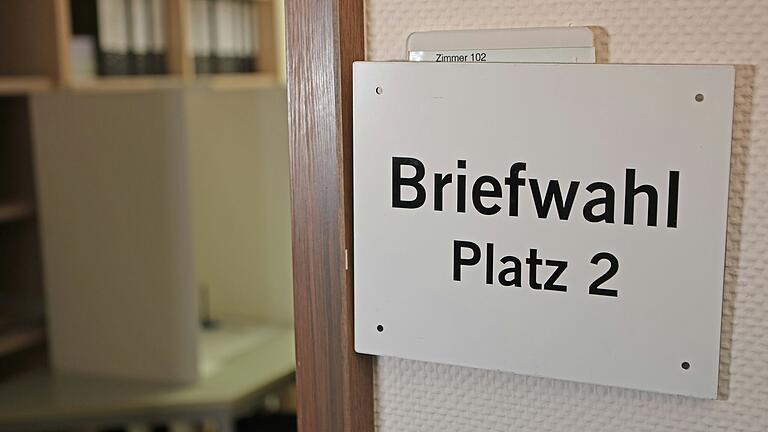 Die Nachfrage nach Briefwahl bei der Bundestagswahl ist in Würzburg groß. Das Wahlamt öffnet deshalb am Samstag zusätzlich. (Symbolfoto) Die Nachfrage nach Briefwahl bei der Bundestagswahl ist in Würzburg groß. Das Wahlamt öffnet deshalb am Samstag zusätzlich. (Symbolfoto)