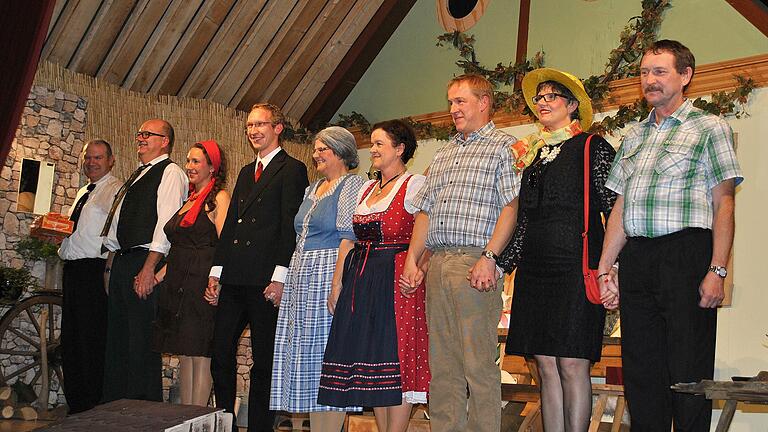 Theater Großeibstadt       -  Theater in Großeibstadt: Die Theatergruppe präsentiert in diesem Jahr das Stück 'Schuster bleib bei deinen Leisten', hier bei der Premiere.