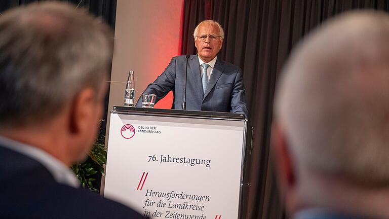 Jahrestagung des Deutschen Landkreistages - Die Landkreise haben in der Asylpolitik klare Forderungen an den Bund. Jahrestagung des Deutschen Landkreistages - Die Landkreise haben in der Asylpolitik klare Forderungen an den Bund.
