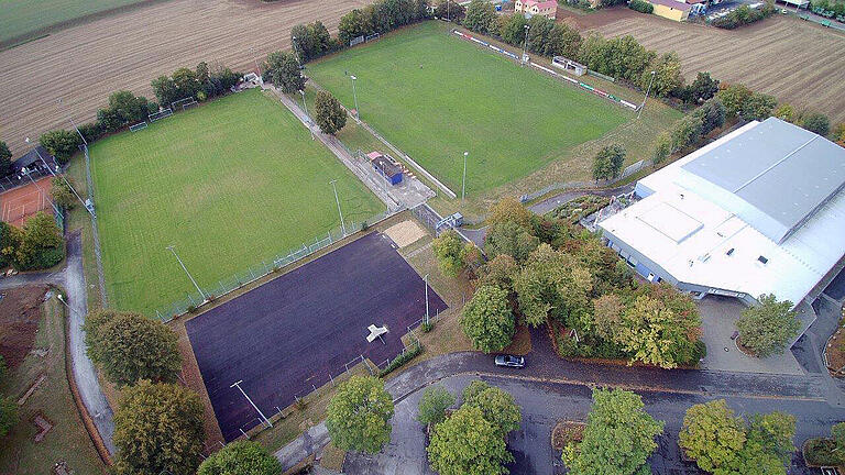 Das Sportgelände des SV Bergtheim aus der Vogelperspektive.