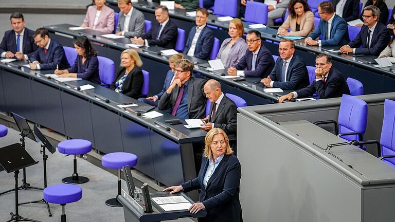 75. Jahrestag der konstituierenden Sitzung des Bundestages       -  Bundestagspräsidentin Bärbel Bas hat die Demokratie in Deutschland zum 75. Jahrestag der konstituierten Sitzung des Bundestages gelobt.