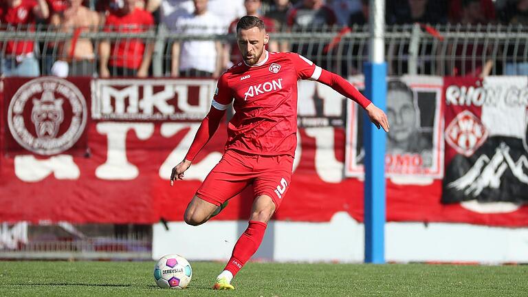 Für Lukas Gottwalt, hier bei einem seiner wenigen Regionalliga-Auftritte für die Rothosen, läuft es derzeit beim FSV Frankfurt richtig rund. Für Lukas Gottwalt, hier bei einem seiner wenigen Regionalliga-Auftritte für die Rothosen, läuft es derzeit beim FSV Frankfurt richtig rund.