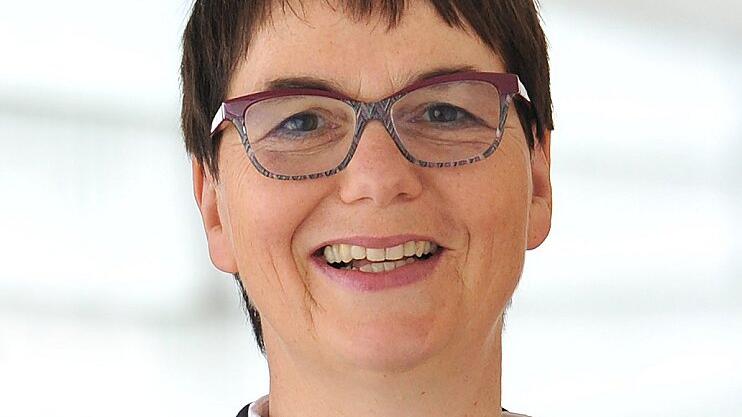 Hildegund Keul ist Außerplanmäßige Professorin für Fundamentaltheologie und vergleichende Religionswissenschaft an der Uni Würzburg. Sie hat Theologie und Germanistik in Trier, Jerusalem und Würzburg studiert und den Karl-Rahner-Preis für ihre theologische Forschung bekommen. Keul ist Gründerin der Würzburger Forschungsgruppe &bdquo;Vulnerabilität, Sicherheit und Resilienz&rdquo;. Sie ist 56 Jahre alt und verheiratet.