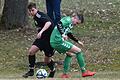 Noah Stock (links) und seine SG Hendungen verteidigen die Tabellenführung durch einen klaren 4:1-Erfolg gegen Absteiger FC Fladungen (im Bild: Jonas Link, rechts).