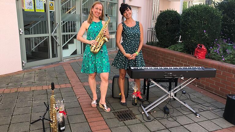 'Autumn Samba' mit Helen Kluge am Saxofon und&nbsp; Elizabeth Fadel am Piano.
